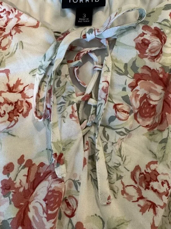 Torrid Women’s 3 Floral Babydoll Top Tie Front Flutter Sleeve Cream Pink Green - Picture 4 of 12